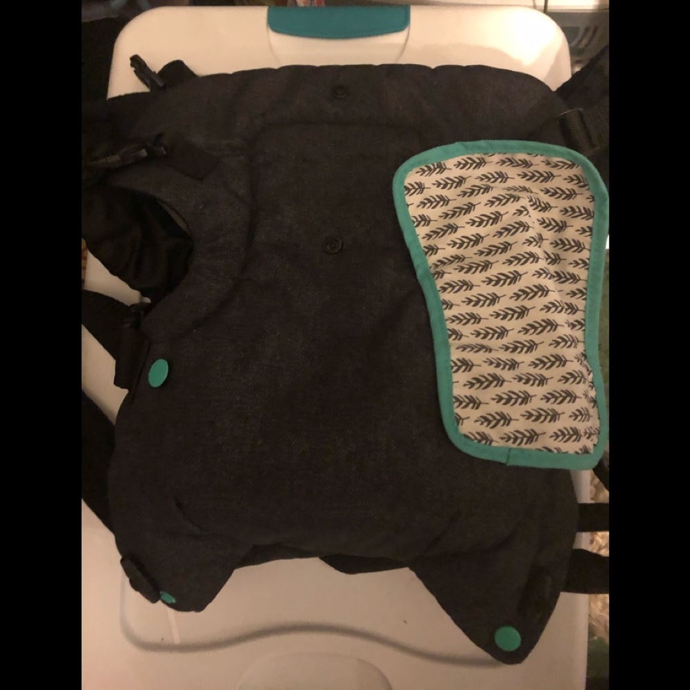 Infantino flip 4-in-1 convertible carrie